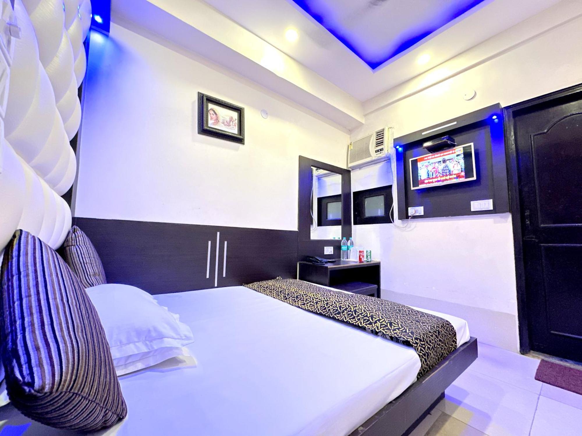 Peace Point Family By Akj * New Delhi