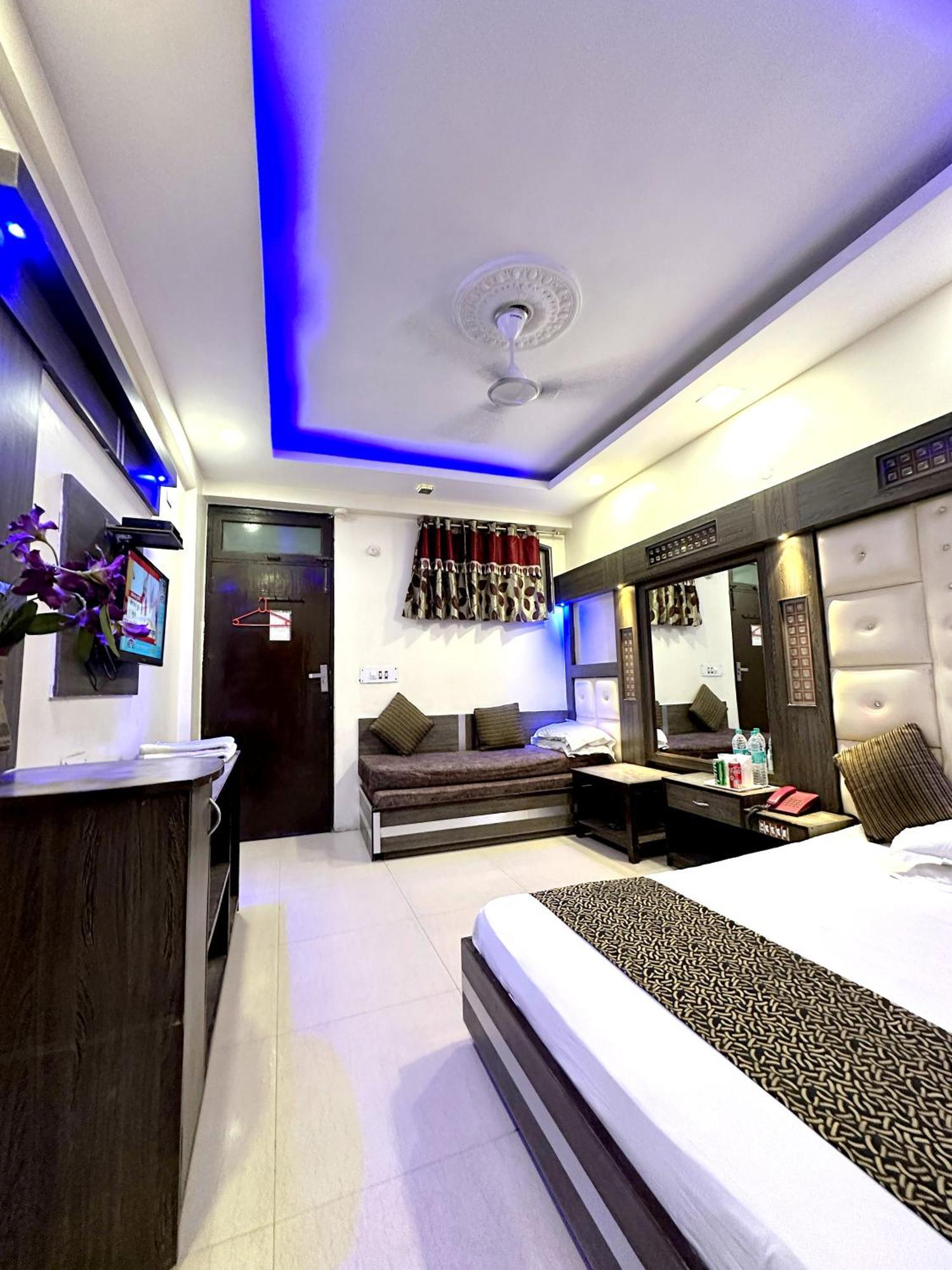 Peace Point Family By Akj Hotel New Delhi